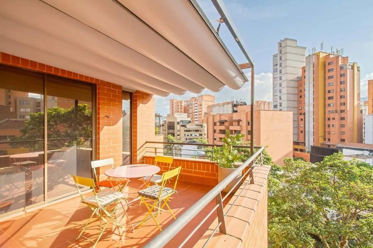 Medellin, Laureles - Luxury Penthouse, 5-Min Zona Rosa, 5 Balconies, Panoramic City Views Medellin