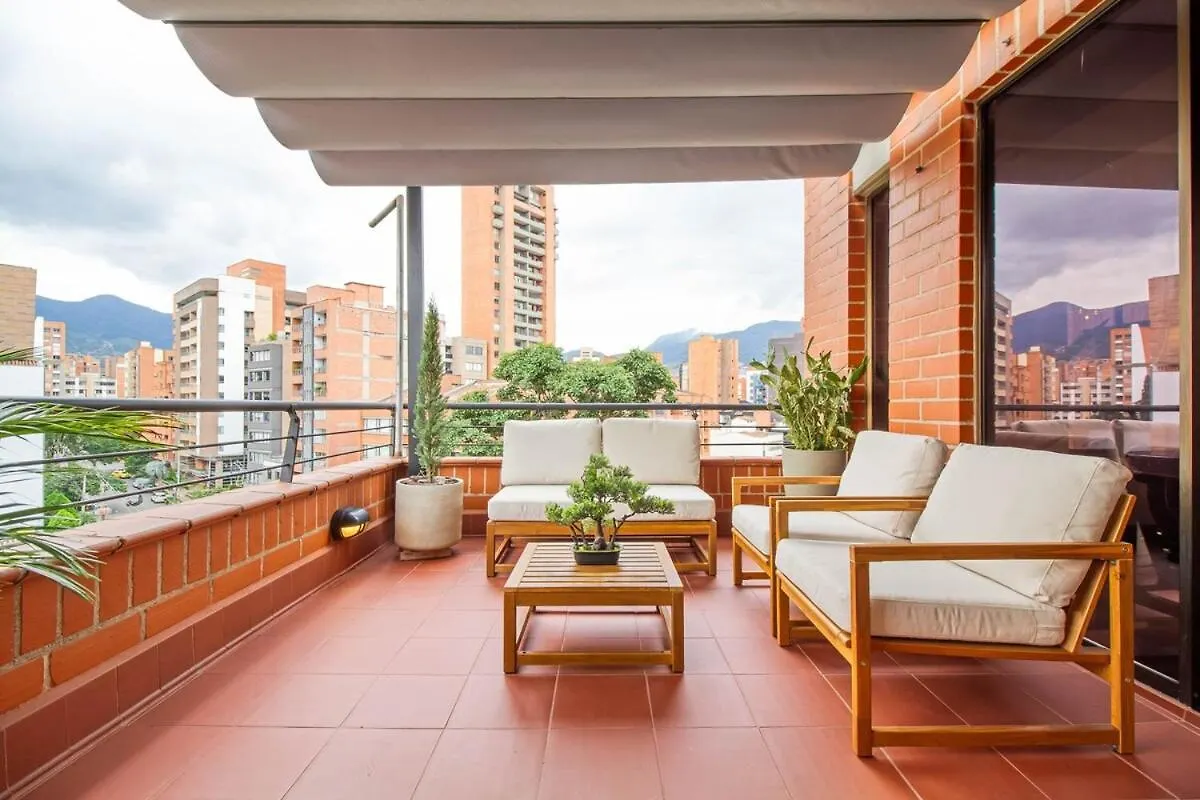 Medellin, Laureles - Luxury Penthouse, 5-Min Zona Rosa, 5 Balconies, Panoramic City Views Medellin