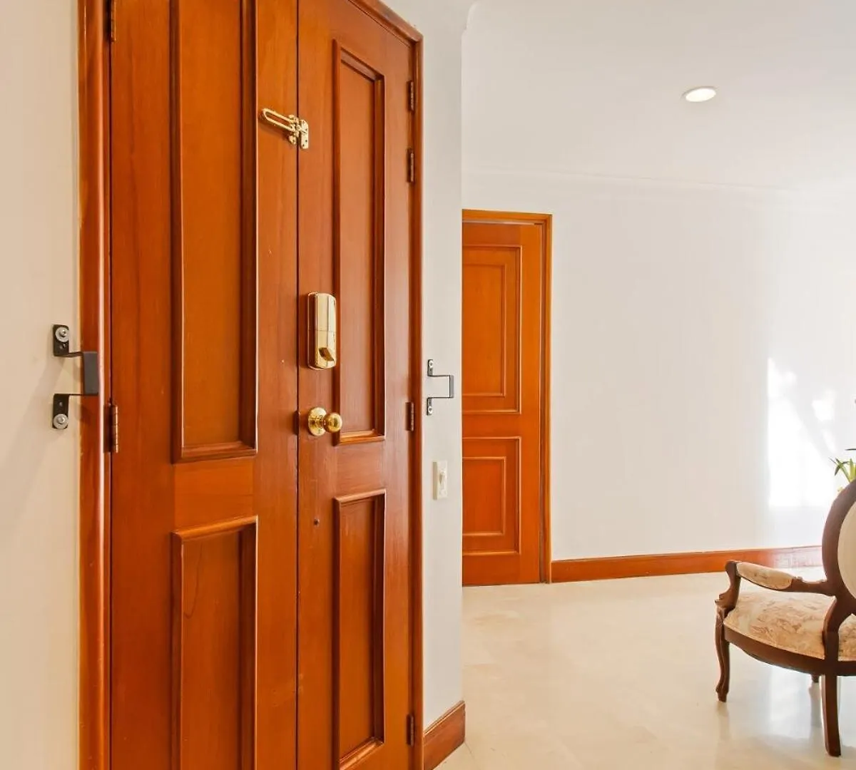 Medellin, Laureles - Luxury Penthouse, 5-Min Zona Rosa, 5 Balconies, Panoramic City Views Colombia