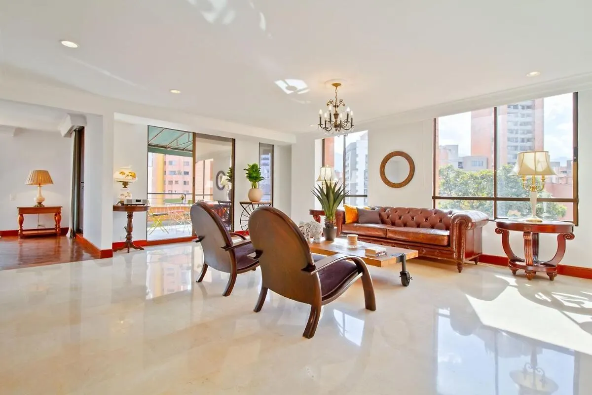 Medellin, Laureles - Luxury Penthouse, 5-Min Zona Rosa, 5 Balconies, Panoramic City Views Medellin
