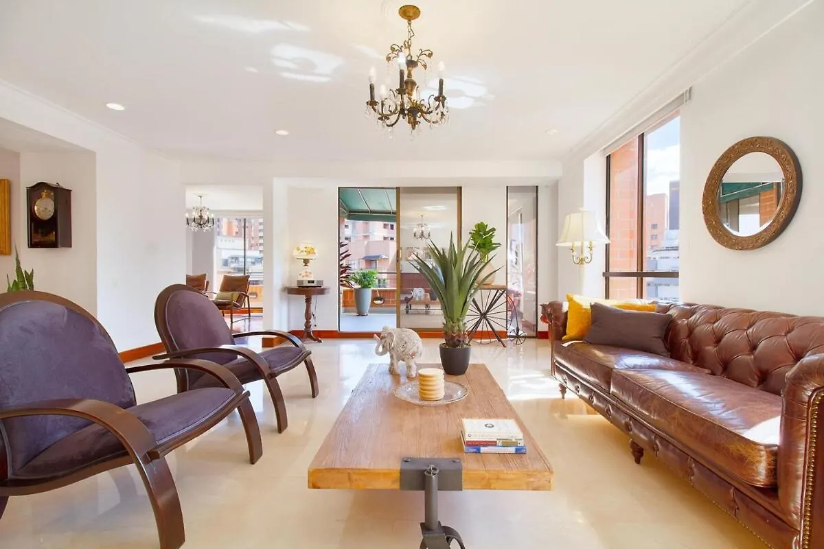 Medellin, Laureles - Luxury Penthouse, 5-Min Zona Rosa, 5 Balconies, Panoramic City Views